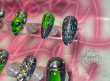 Load image into Gallery viewer, Abduction Press-ons