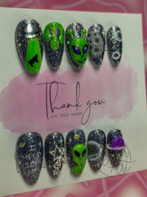 Load image into Gallery viewer, Abduction Press-ons