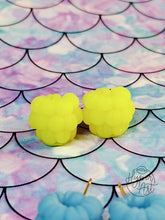 Load image into Gallery viewer, Raspberry Studs