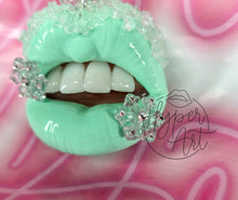 Load image into Gallery viewer, Snow Glow Keychain
